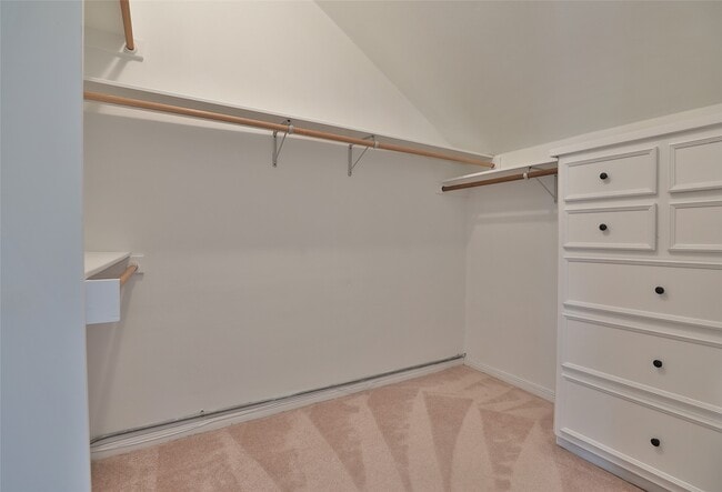 Photo - 423 W 32nd St