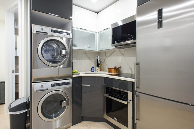 Photo - 244 E 75th St Unidad FL2-ID1021825P