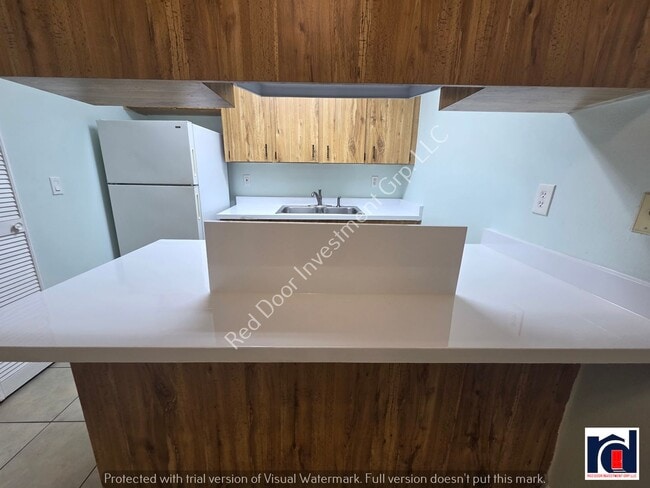Photo - 2 Bedroom 2 Bath w/ Washer & Dryer~ Move i... Unit 2