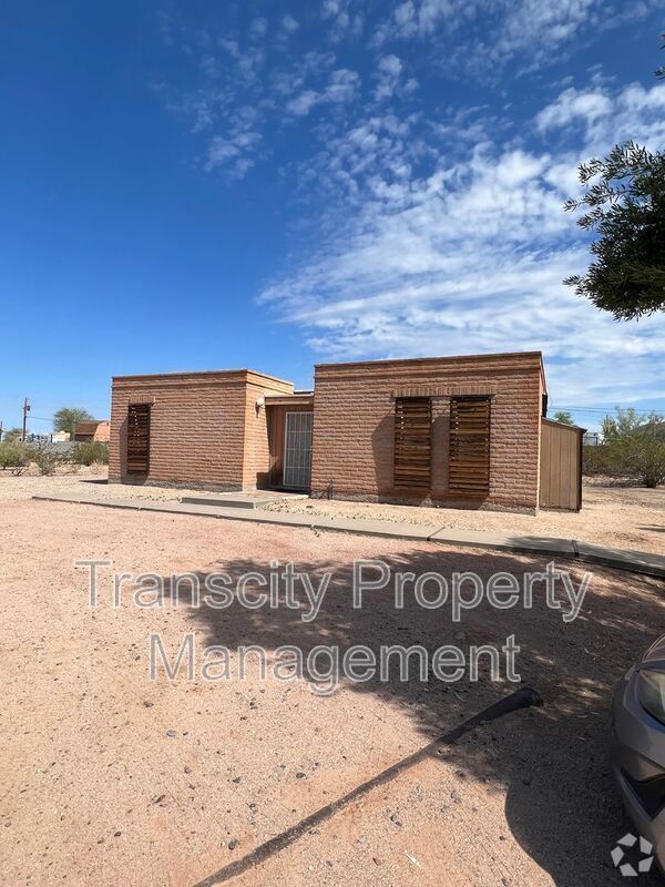 Building Photo - 8432 E Mangun Rd Rental