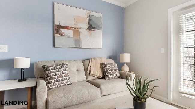 Building Photo - 9835 Fredericksburg Rd