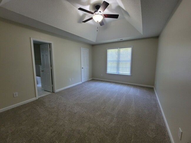 8 Drakestone Ct