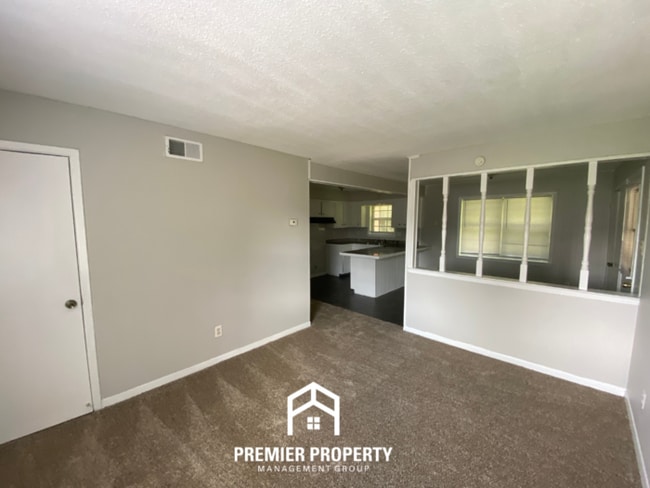 Photo - 30 Lydgate Ave