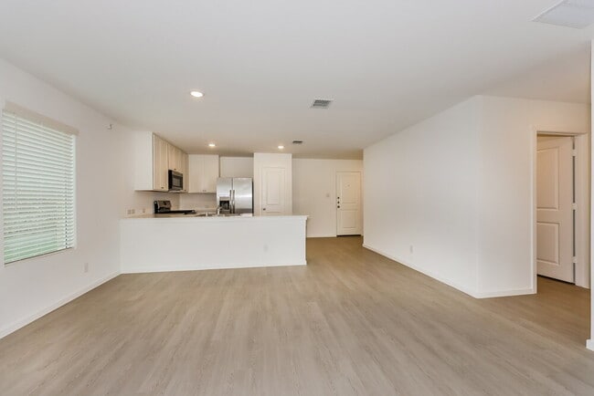 Photo - 1611 Sparrow Hawk Rd