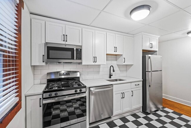 Building Photo - 33 Franklin St Unit 3 Rental