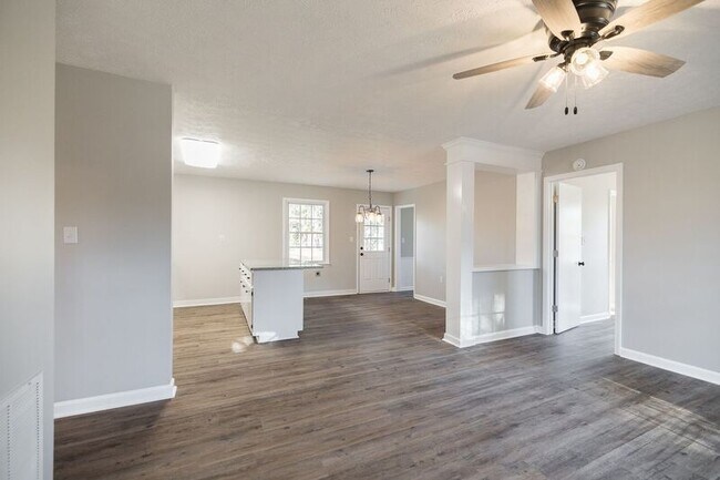 Photo - 1210 Bouldercrest Cir