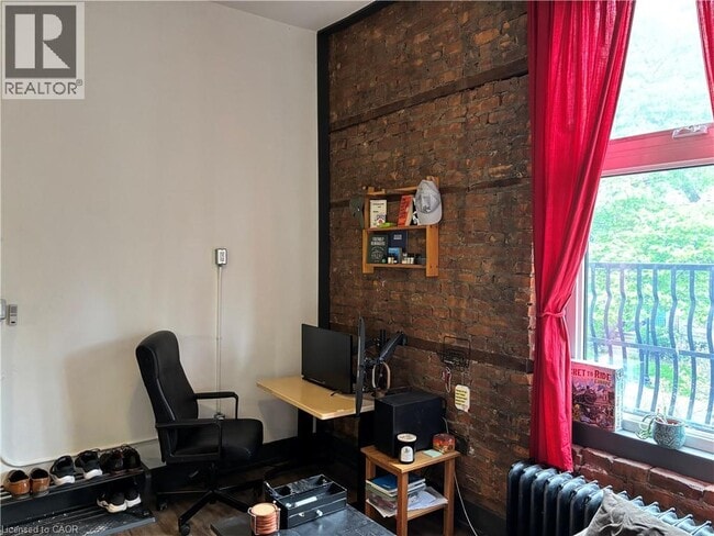Photo - 123 MacNab St S Unit 9