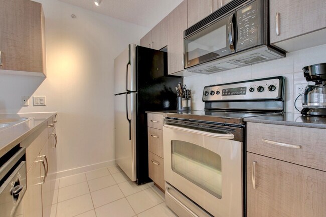 Photo - 610 Granville St Unit ID1345534P