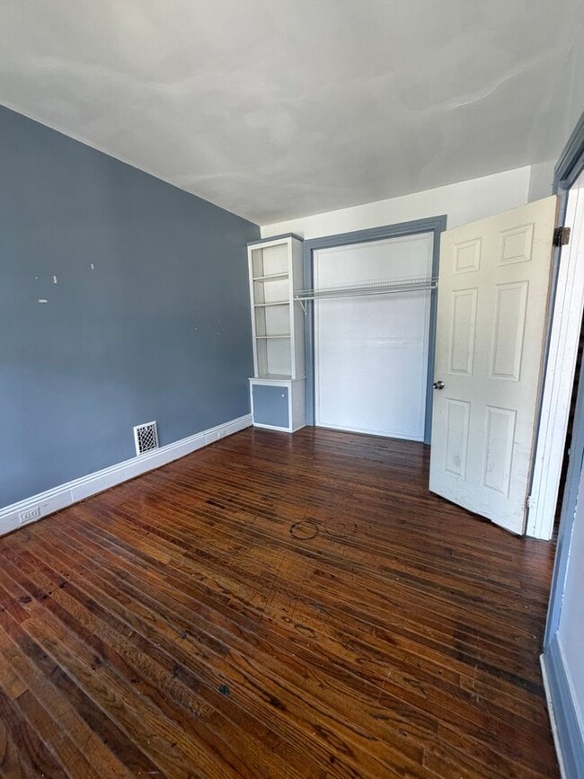 Photo - 6 Bedroom Townhome Approved Off-Campus Housing for York College