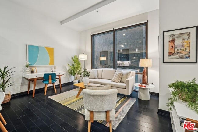 Building Photo - 655S S Hope St Unit 1006 Rental