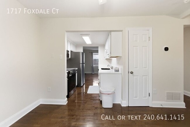 Photo - 1717 Foxdale Ct