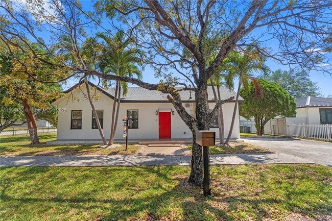 Photo - 601 SW 1st St