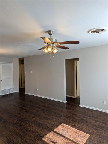 Photo - 4725 Leonard St