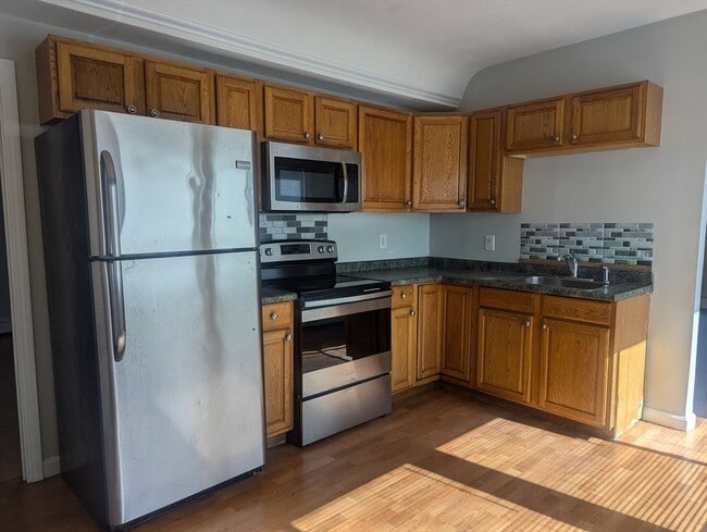 Photo - 581 Proctor Ave Unit 1