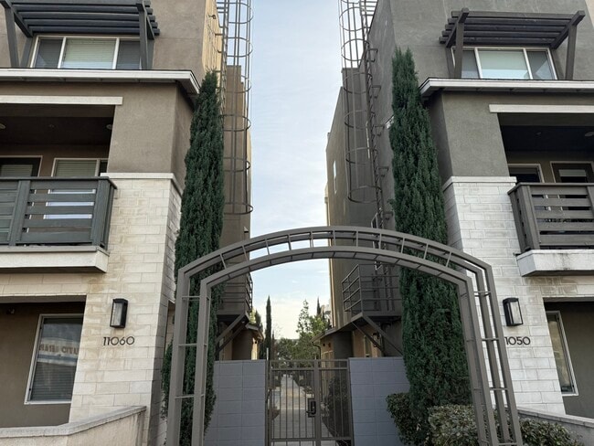 Photo - 11080 Garvey Ave