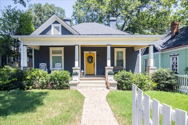 Building Photo - Beautiful 3/2.5 w/ Office Minutes From Airport and Woodward Academy!