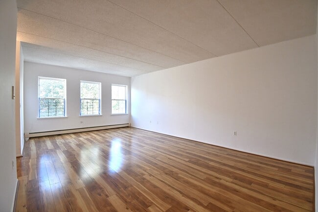 Photo - 811 Elton Ave