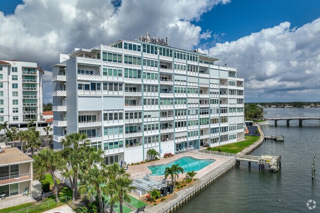 Photo - Brightwaters Tower of Snell Isle Apartments