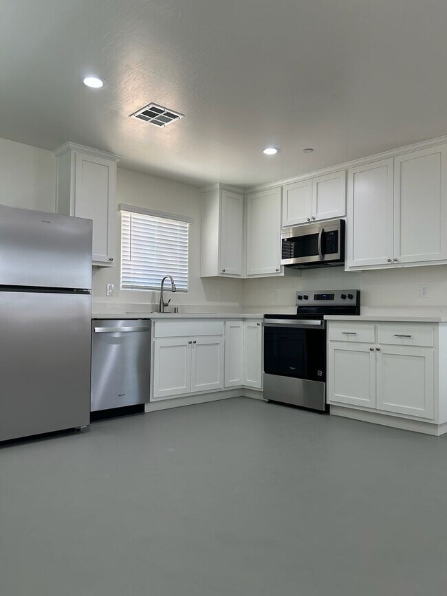 1340 W Mariposa Ave Unit 1340-A W. Mariposa Ave.