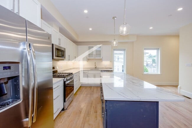 Photo - 10 Cufflin St
