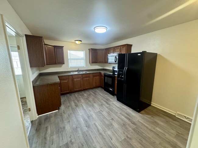 Photo - 1824 Kansas Ave