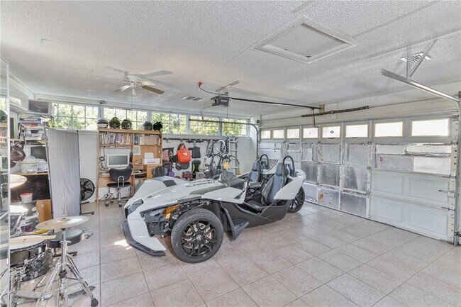 Photo - 3112 Oranole Rd