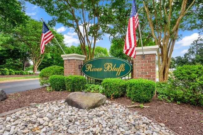 Kingsmill-River Bluffs - Kingsmill-River Bluffs House