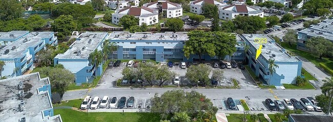 Building Photo - 9355 Fontainebleau Blvd Unit C-223