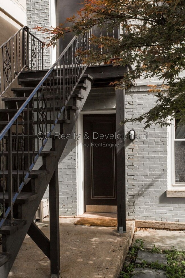 Building Photo - 1353 N Bell Ave Unit 1