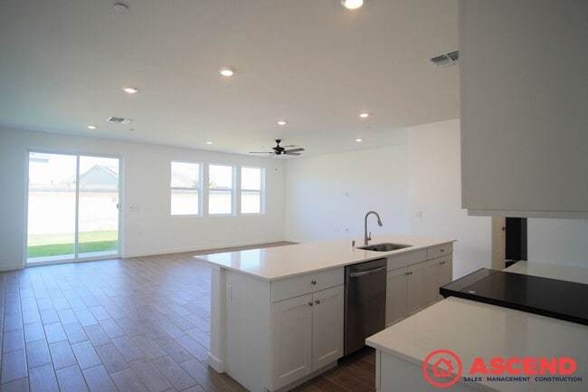 Photo - Stunning Home In Gossamer Grove!