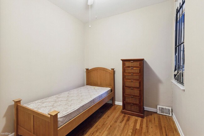 Photo - 3 br, 2 bath Triplex - 2148 N CARLISLE ST ... Unit A