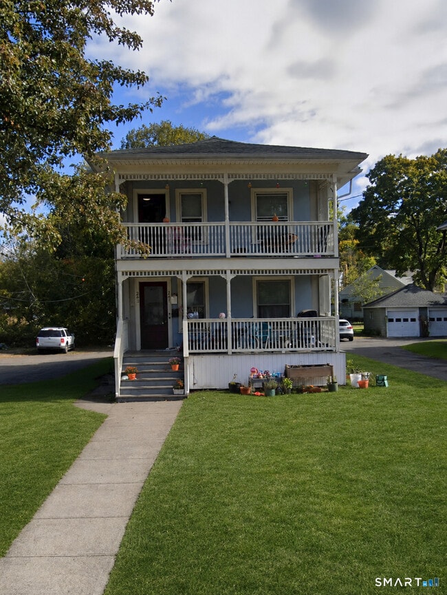 Building Photo - 245 Bristol St Unit 1