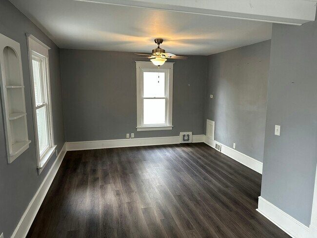 Photo - 811 W Edwards St