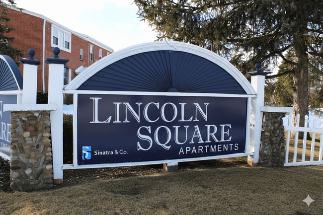 Lincoln Square Apartments