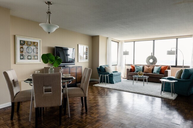 Hampton Plaza Apartments