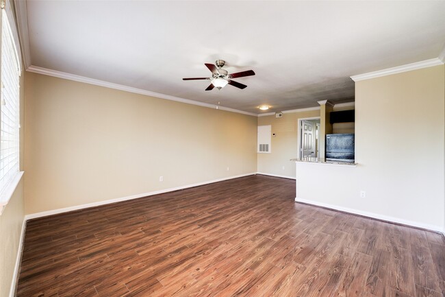 Photo - 2006 W 43rd St Unit 19