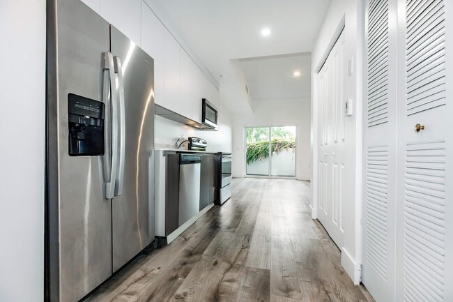 Photo - 39 NW 7th Ave Unit 405