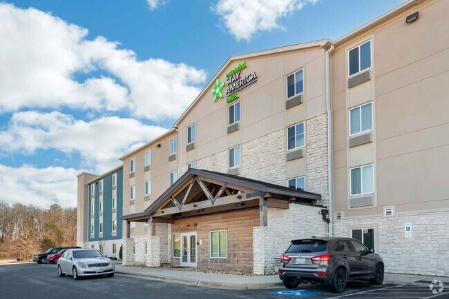 Building Photo - Furnished Studio-Charlotte - Northlake Rental