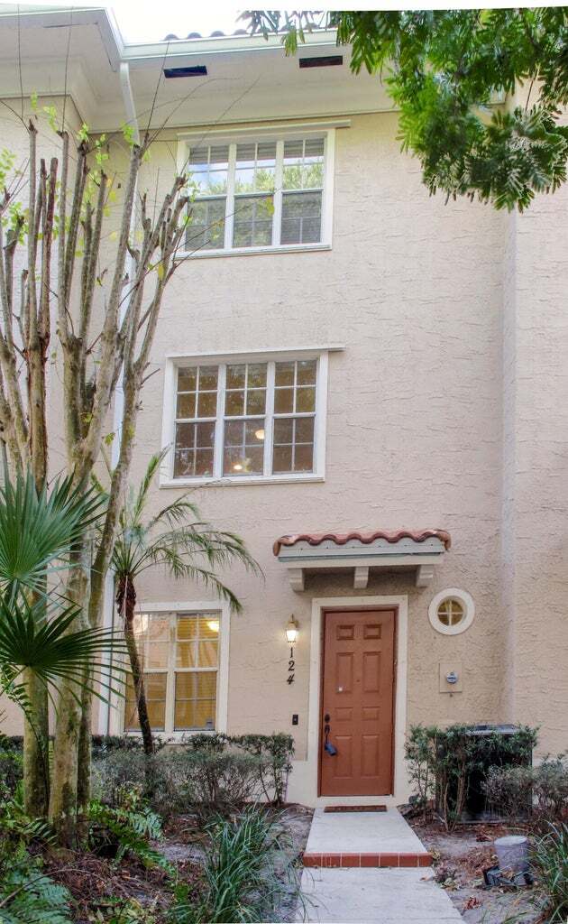 Photo - 124 Jesup Ln