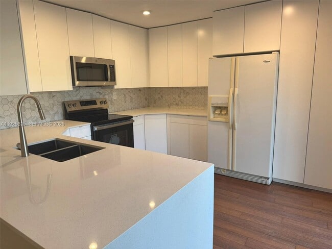 Photo - 4710 SW 67th Ave Unit H3