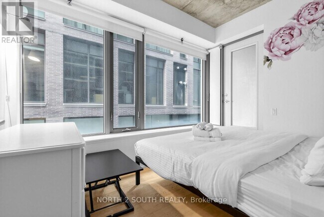 Photo - 95 Bathurst St Unité 225