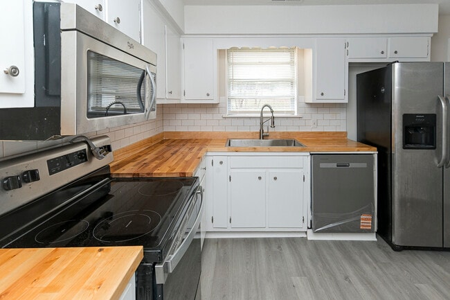 Photo - 156 Macon Rd