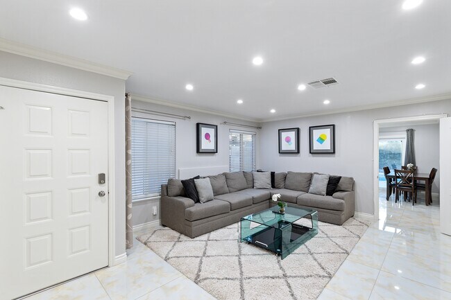 Photo - 375 Tierra St