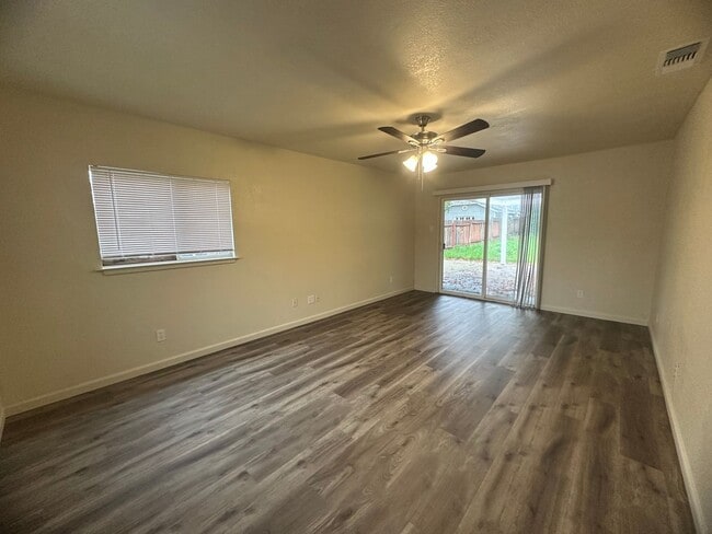 Photo - Three Bedroom 2 Bathoom with Large Yard