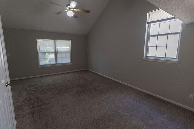 5569 Pinehurst Ln