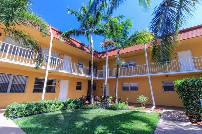 Photo - 240 Croton Ave Unit 204