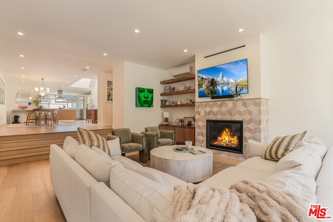 Photo - 16 Voyage St