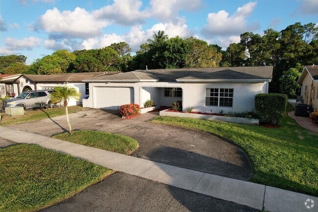 Building Photo - 8250 Southampton Dr Rental