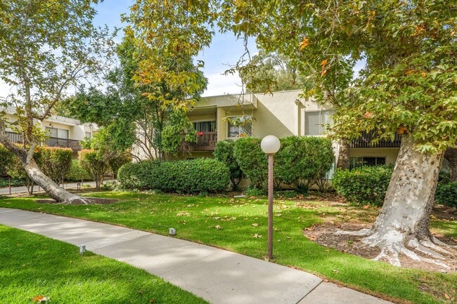 Building Photo - Upgraded Condo with Two Master Suites!!!
