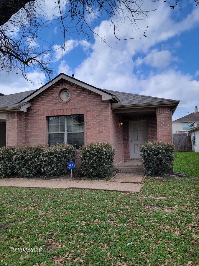 Photo - 1122 Americana Dr